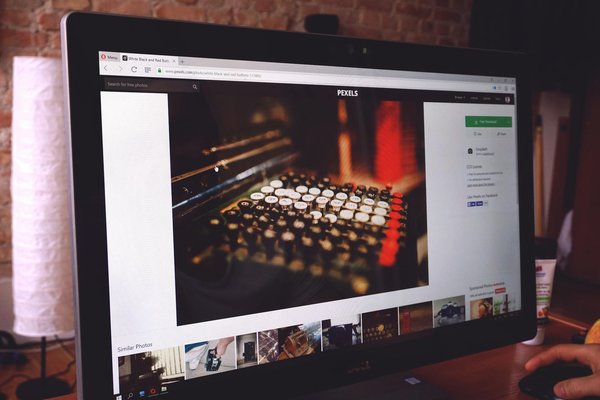 What is the future of e-commerce in the UK with emerging internet technologies?